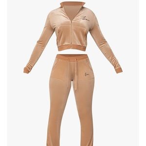 gsuwoo vintage velour tracksuit.